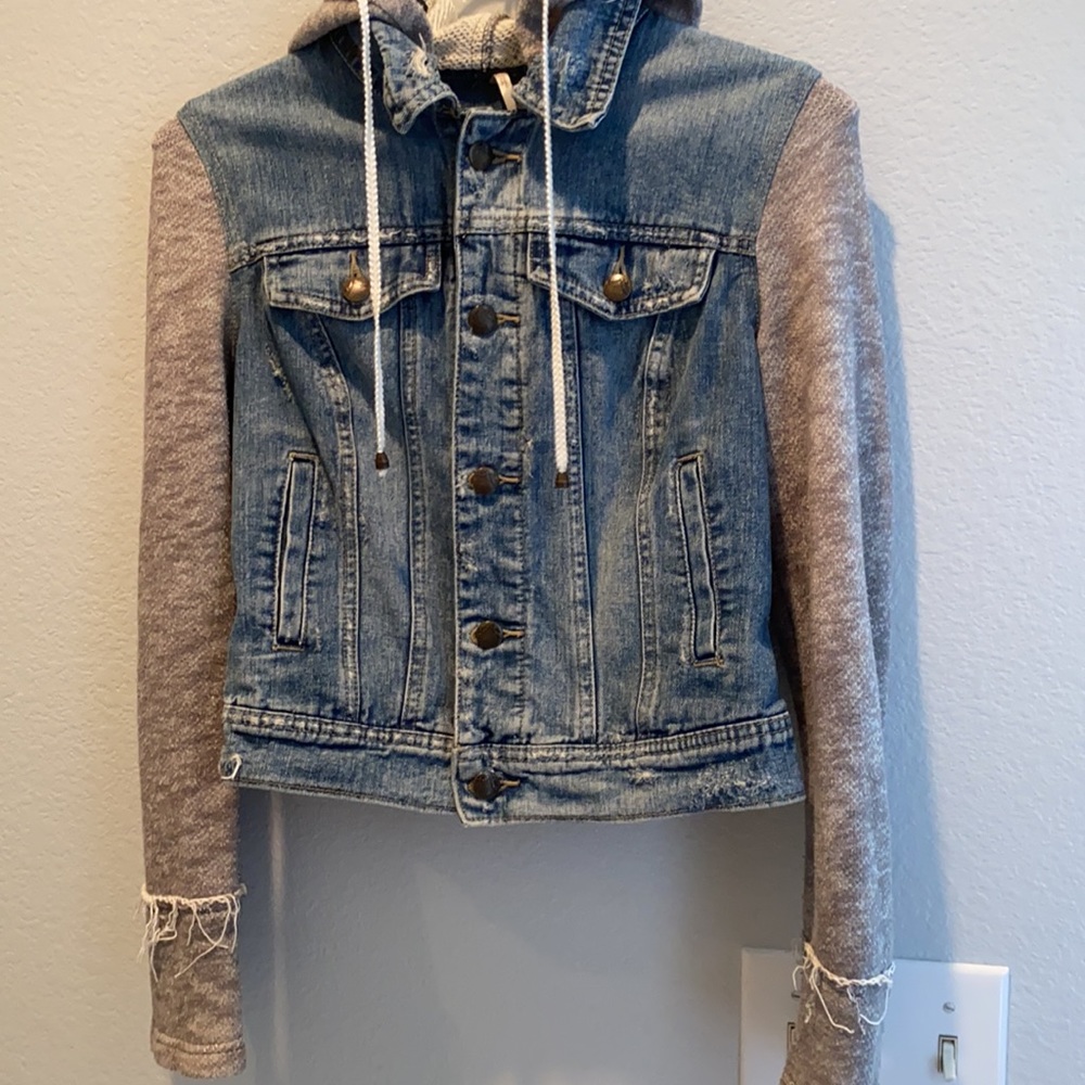 Gently Used Free People Denim Jean Jacket (Size XS)
